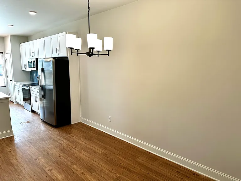 525 N Linwood Ave — Photo 14