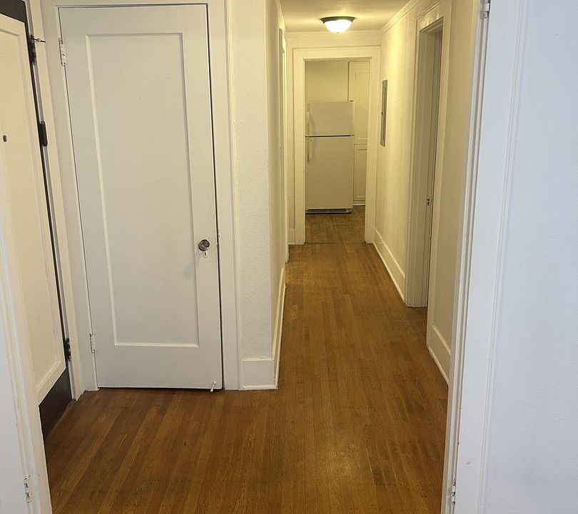1st image of 4737 Brooklyn Ave NE APT 201