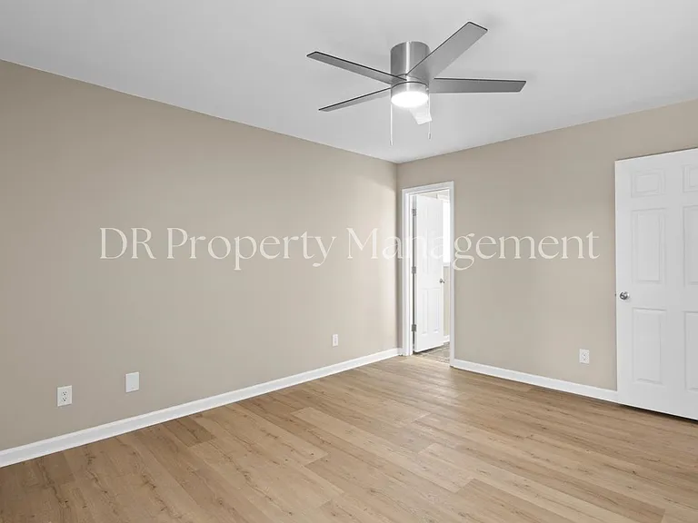 4708 Periwinkle Pl — Photo 14