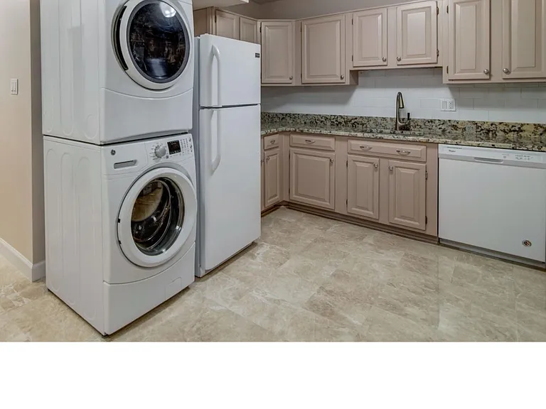 1800 Old Meadow Rd #1510 — Photo 8