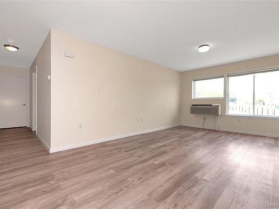 3rd image of 68 Lake St APT 305