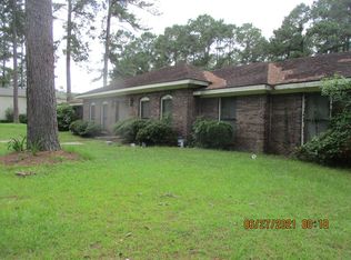 2621 Winchester Dr, Waycross, GA 31501