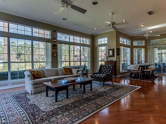 4th image of 610 Goldenrod Way