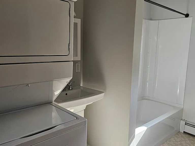 144 Baker St #1R — Photo 16
