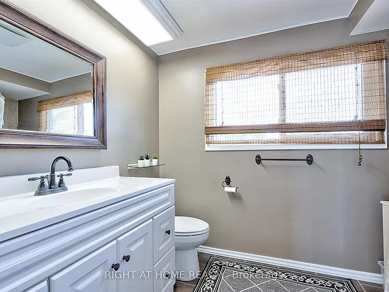 4224 Trapper Cres — Photo 13