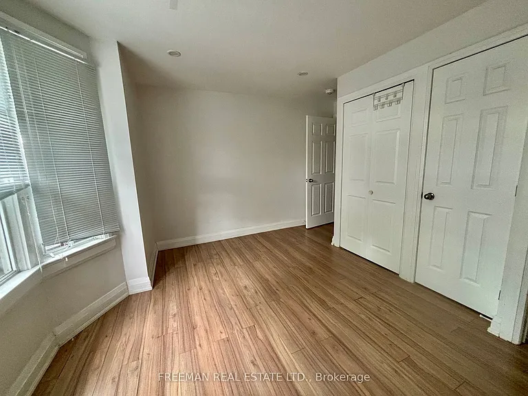 342 Howland Ave #UPPER — Photo 16