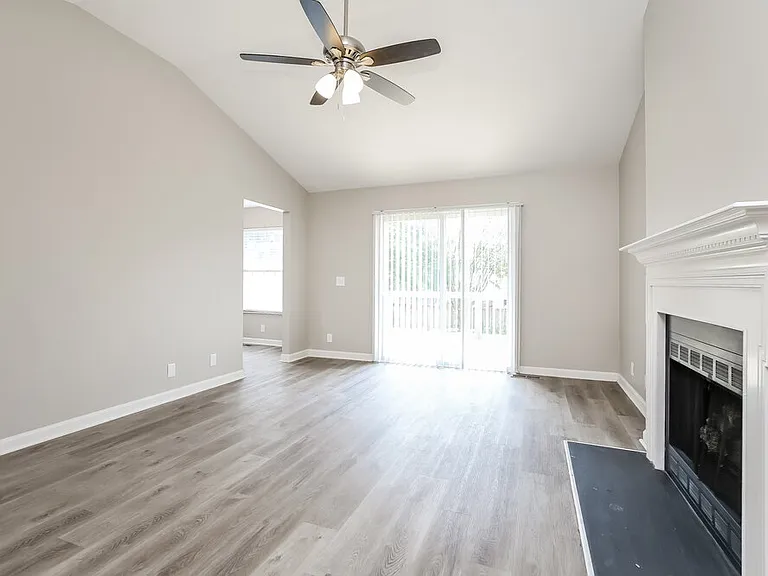 404 Sorensen Way — Photo 4