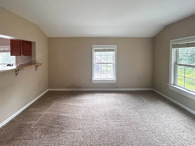 6738 Williston Rd — Photo 5