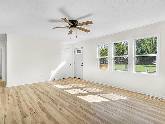 4th image of 326 S Melville St