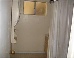 3rd image of 342 N Santa Paula St