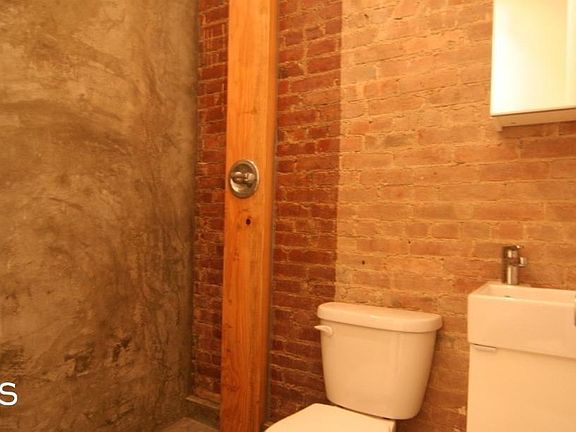 5th image of 1519 Dekalb Ave #1B