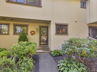 2 Summit Ct UNIT 2, Woodbury, CT 06798