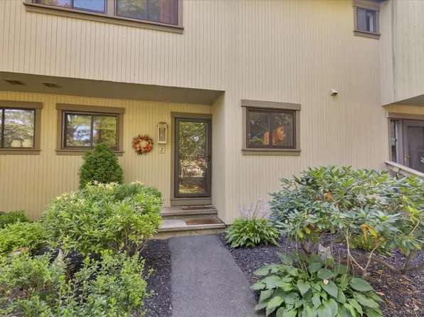 2 Summit Court #2, Woodbury, CT 06798