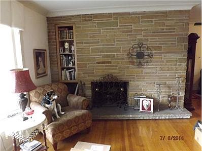 4th image of 707 Leclaire Ave