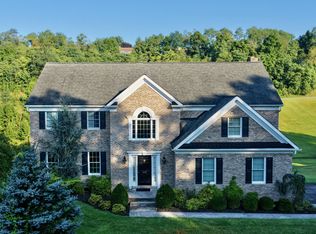 445 Lamplighter Dr, Lewisburg, WV 24901