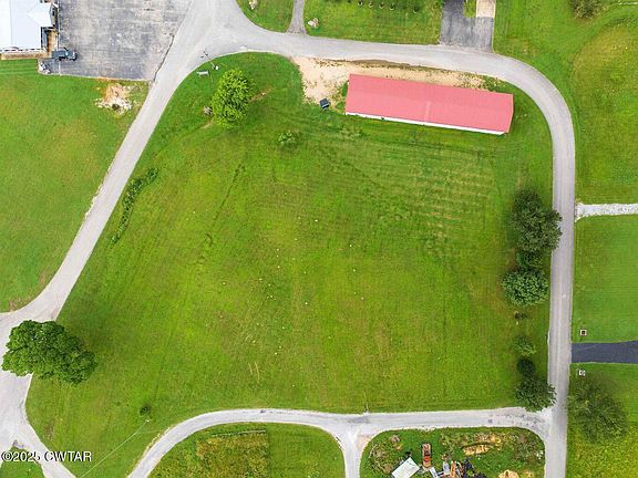 5th image of 20 Ellen Ln