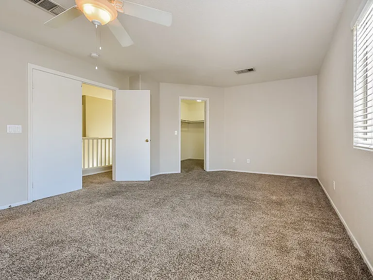 2501 Lady Elizabeth Ct — Photo 10