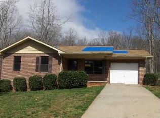 3241 Thousand Oaks Dr, Gainesville, GA 30507