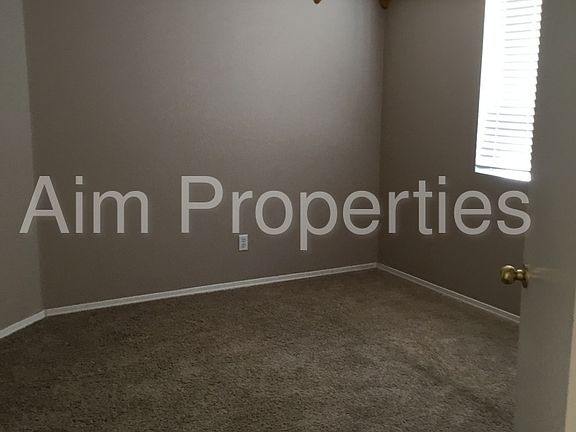 5th image of 5915 Camino De La Luna NW
