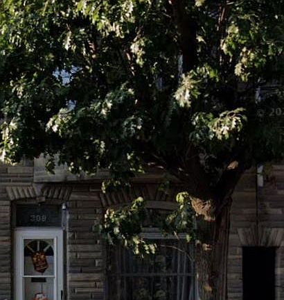 4bdrm 1 bath near Buttonwood St. Bridge, by Fine Fare. Parking in rear.