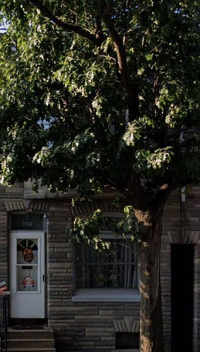 4bdrm 1 bath near Buttonwood St. Bridge, by Fine Fare. Parking in rear.