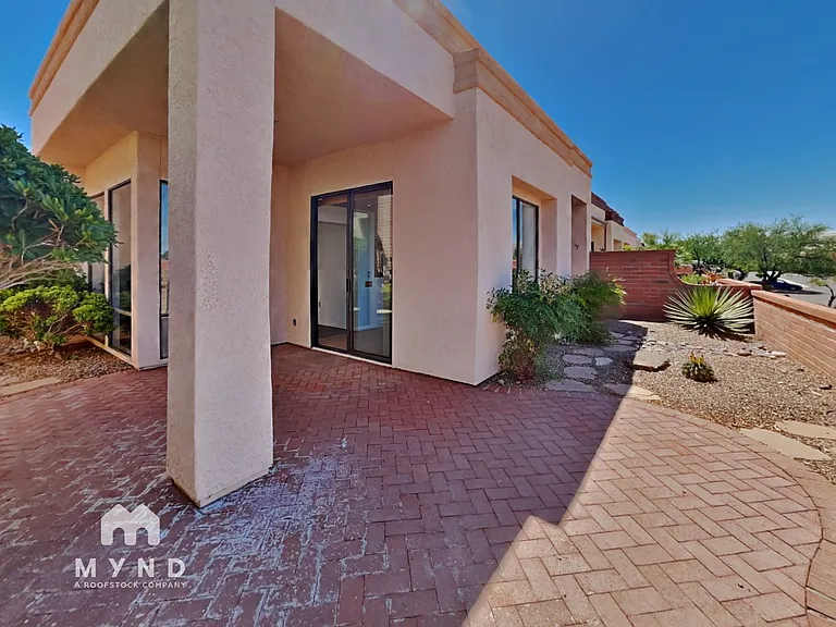 1606 W Calle Del Ducado — Photo 21