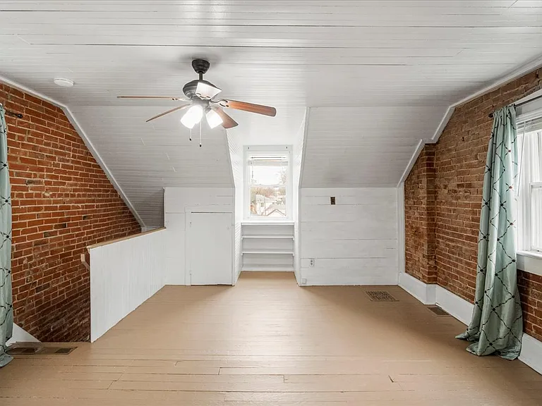 1003 N Benton Ave — Photo 14
