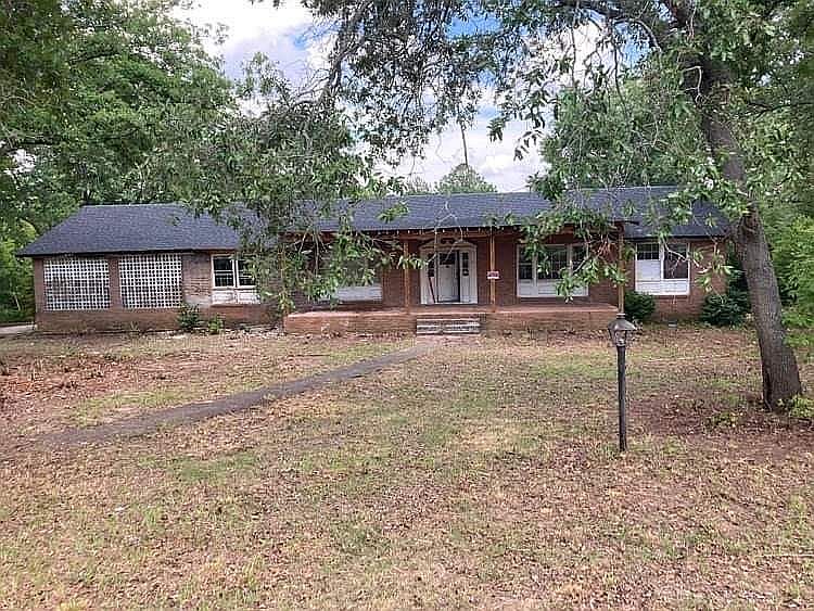 2nd image of 1724 Crystal Ln