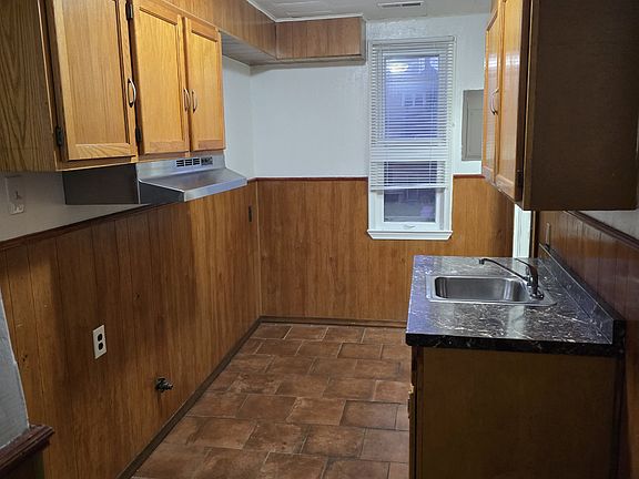 4th image of 2708 Marquette St APT 1