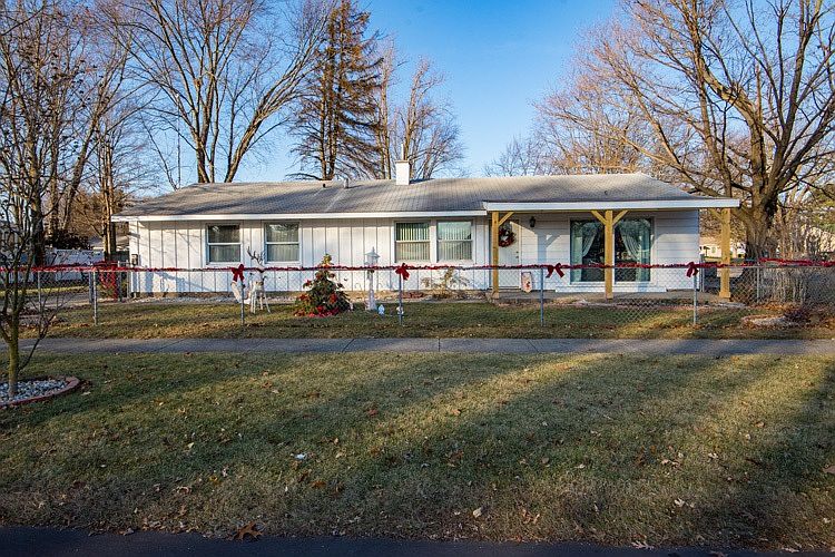 1st image of 3221 E Corby Blvd