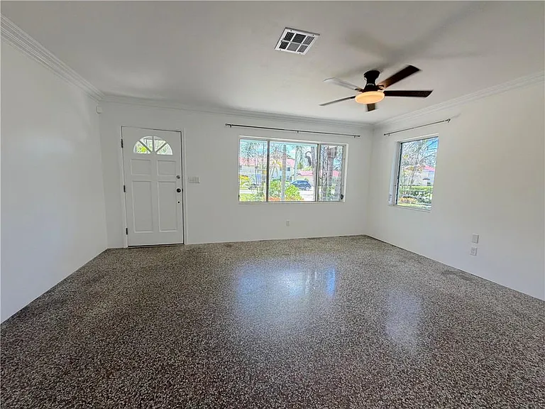 2055 34th Ave — Photo 3
