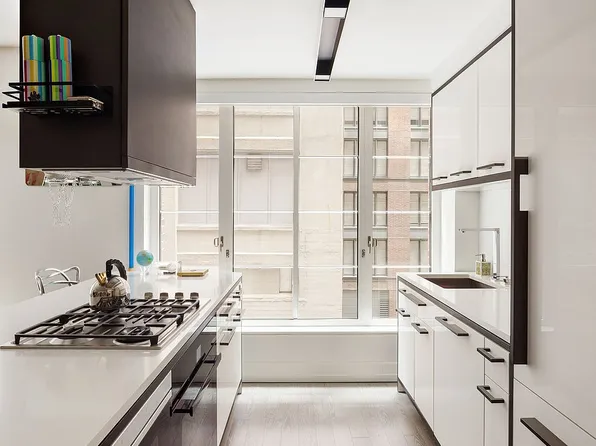 70 Charlton St #3G, New York, NY 10014