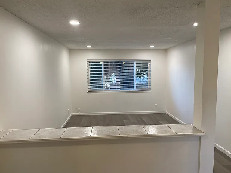 Zelma Apartments — Photo 9