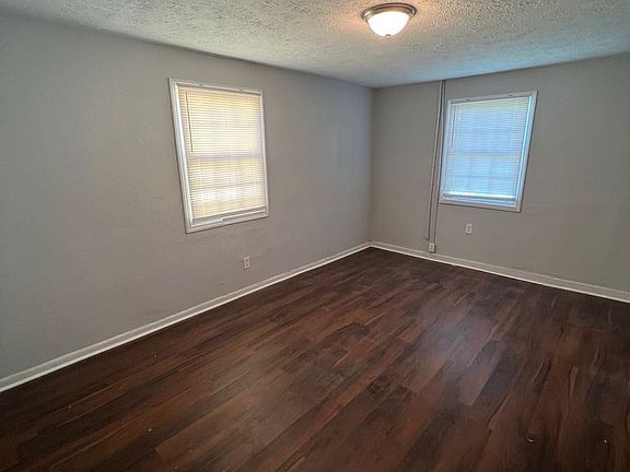 3rd image of 1529 Mount Herman St