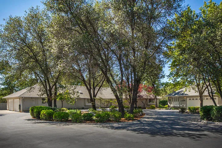 9556 Quarter Horse Ln photo 1