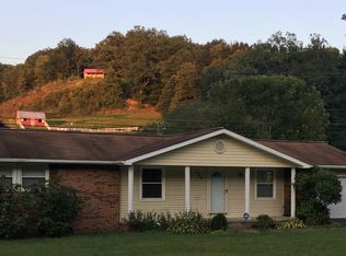 568 N Sand Branch Rd, Mount Hope, WV 25880