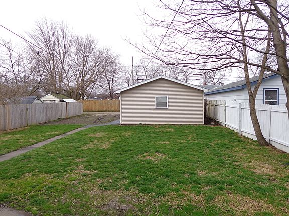3rd image of 2912 Edina Blvd