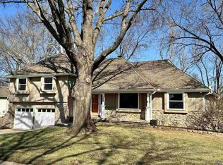 9800 W 106th St, Overland Park, KS 66212