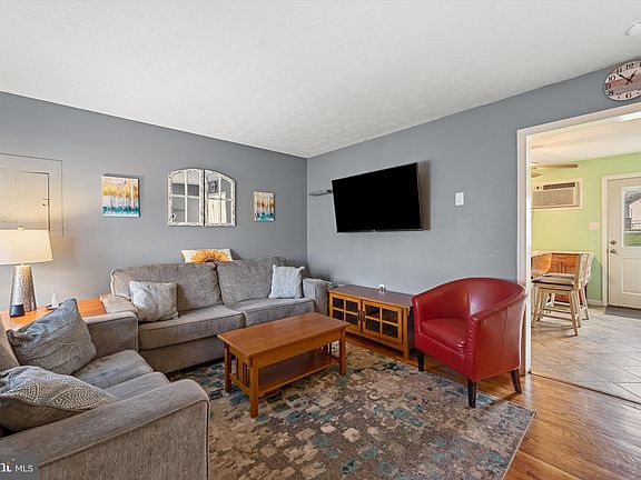 2nd image of 106 Lakeridge Dr