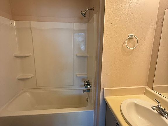 5th image of 8911-8911 Gsri Ave