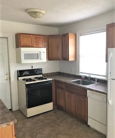 427 Glenwood Ave — Photo 4
