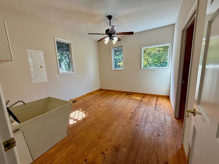 181 Brier Rose Ln — Photo 11