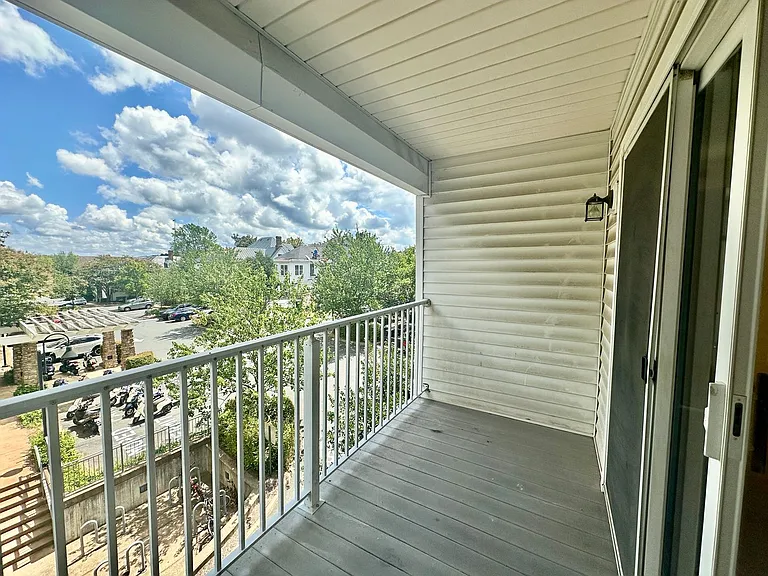 1203 Wertland St — Photo 4
