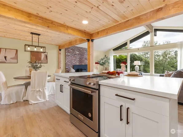 7609 171st Avenue Ct, Bonney Lake, WA 98391