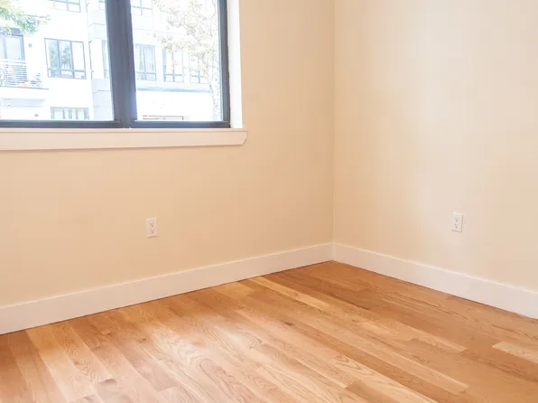 1426 De Kalb Avenue image 7 of 40