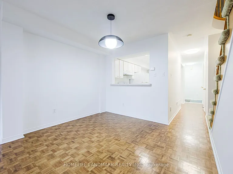 25 Warner Ave — Photo 7