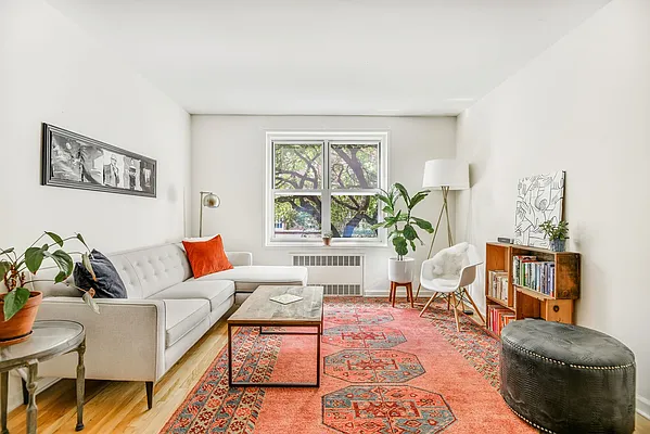 Sold by Compass | media 25