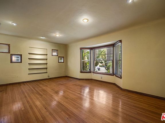 4th image of 4166 Bakman Ave