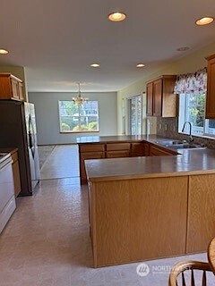 4th image of 1147 Fidalgo Drive #80
