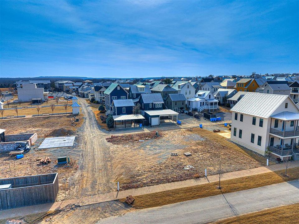 1st image of 39 Church Rd #18